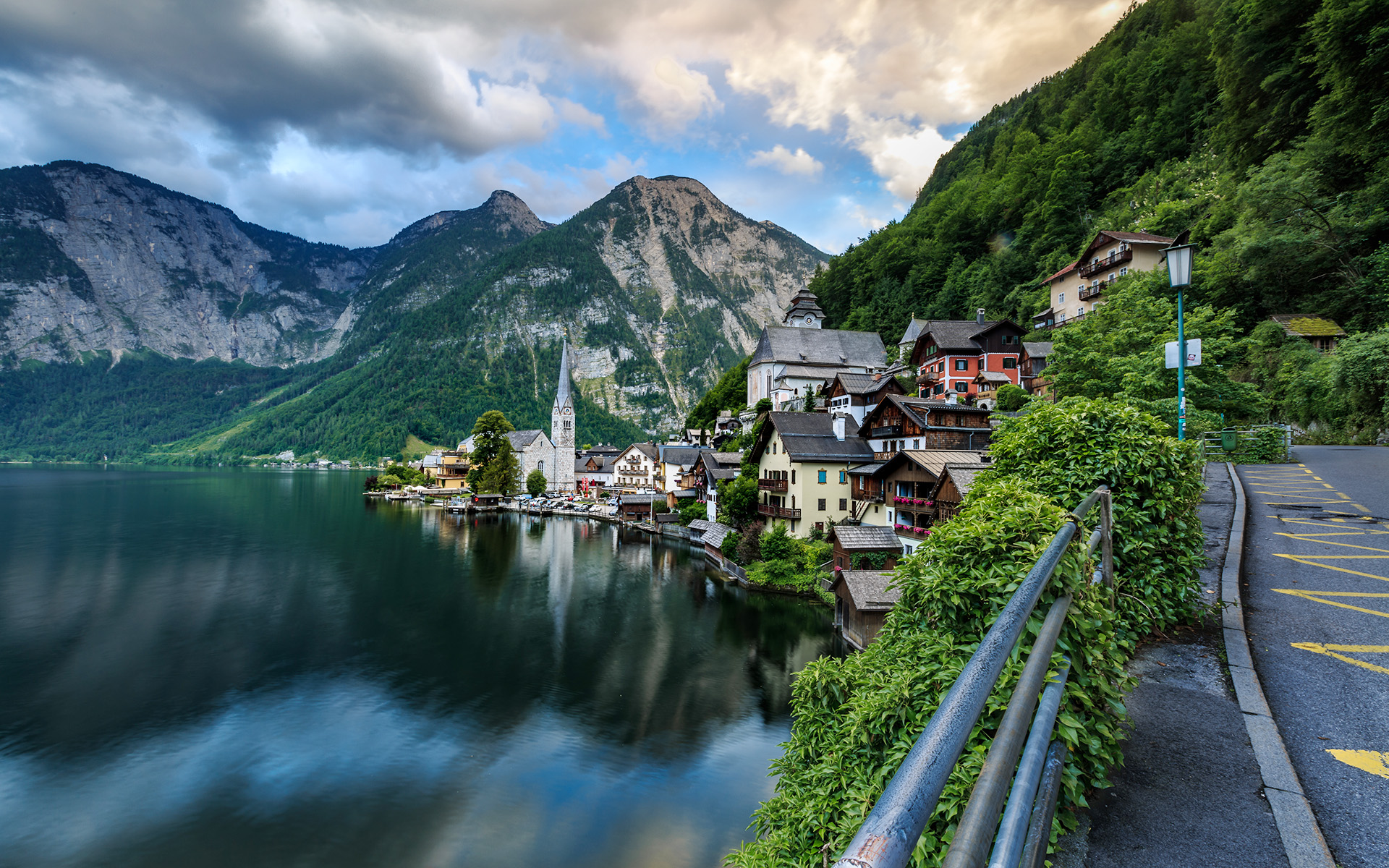 每日壁纸: 日内瓦湖岸上陡峭的拉沃葡萄园梯田，瑞士 - 自习