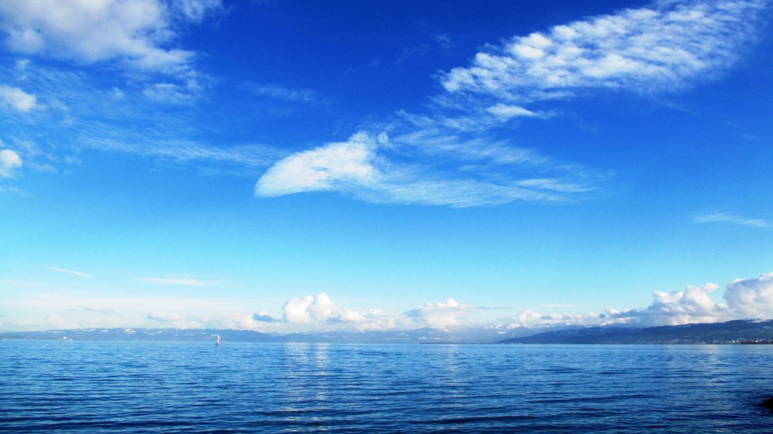 蓝色大海高清风景图片桌面壁纸