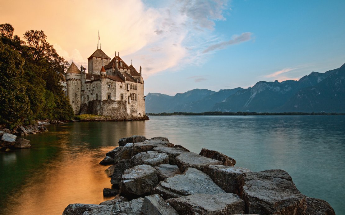 瑞士西庸城堡高清风景桌面壁纸